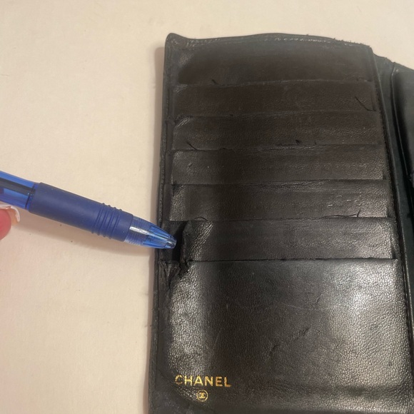 CHANEL BLACK CAVIAR LEATHER BI-FOLD WALLET KISS LOCK COIN PURSE PROJECT PIECE - Picture 8 of 16